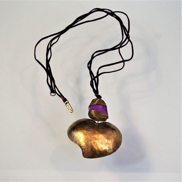 Oversized Brass Heart Wire Wrapped Purple Stone Statement Necklace Signed VTG - Picture 4 of 11
